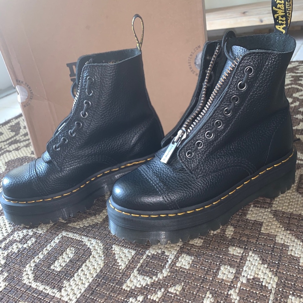 Dr Marten Sinclair